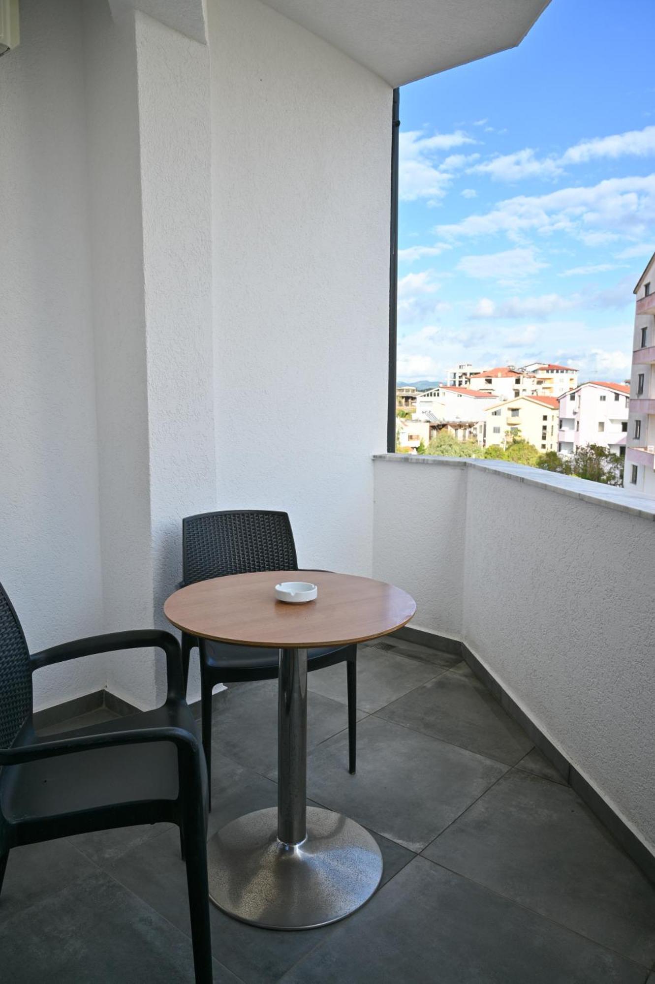 Monduro Hotel Durres Exterior photo